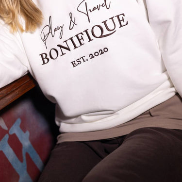 PLAY & TRAVEL SWEATSHIRT